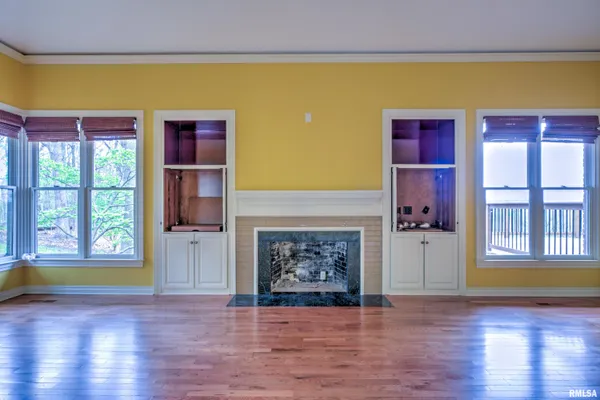 $525,000 | 309 West Ravinwoods Road, Peoria, IL 61615