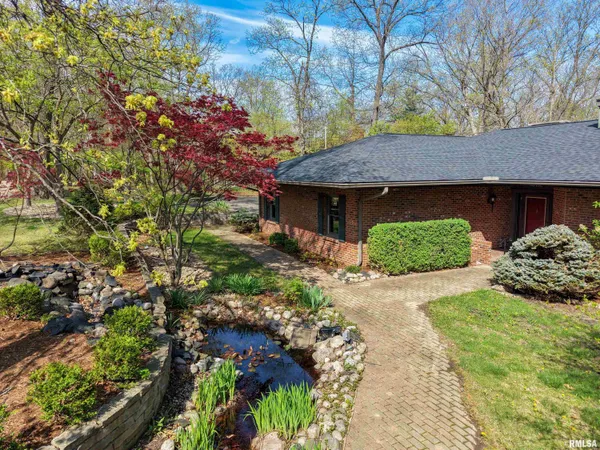 $525,000 | 309 West Ravinwoods Road, Peoria, IL 61615