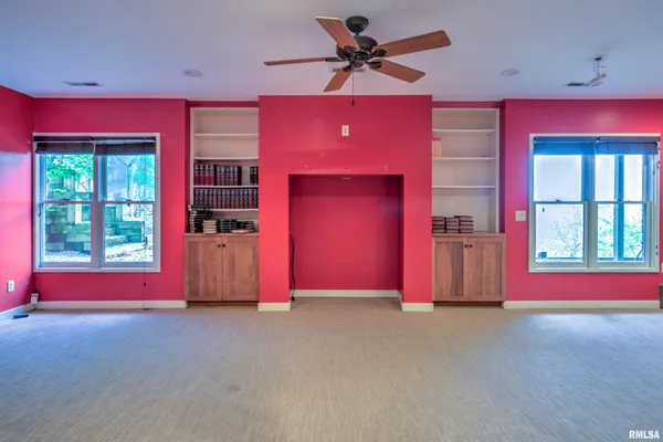 $525,000 | 309 West Ravinwoods Road, Peoria, IL 61615