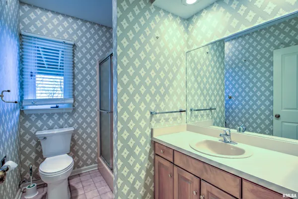 $525,000 | 309 West Ravinwoods Road, Peoria, IL 61615