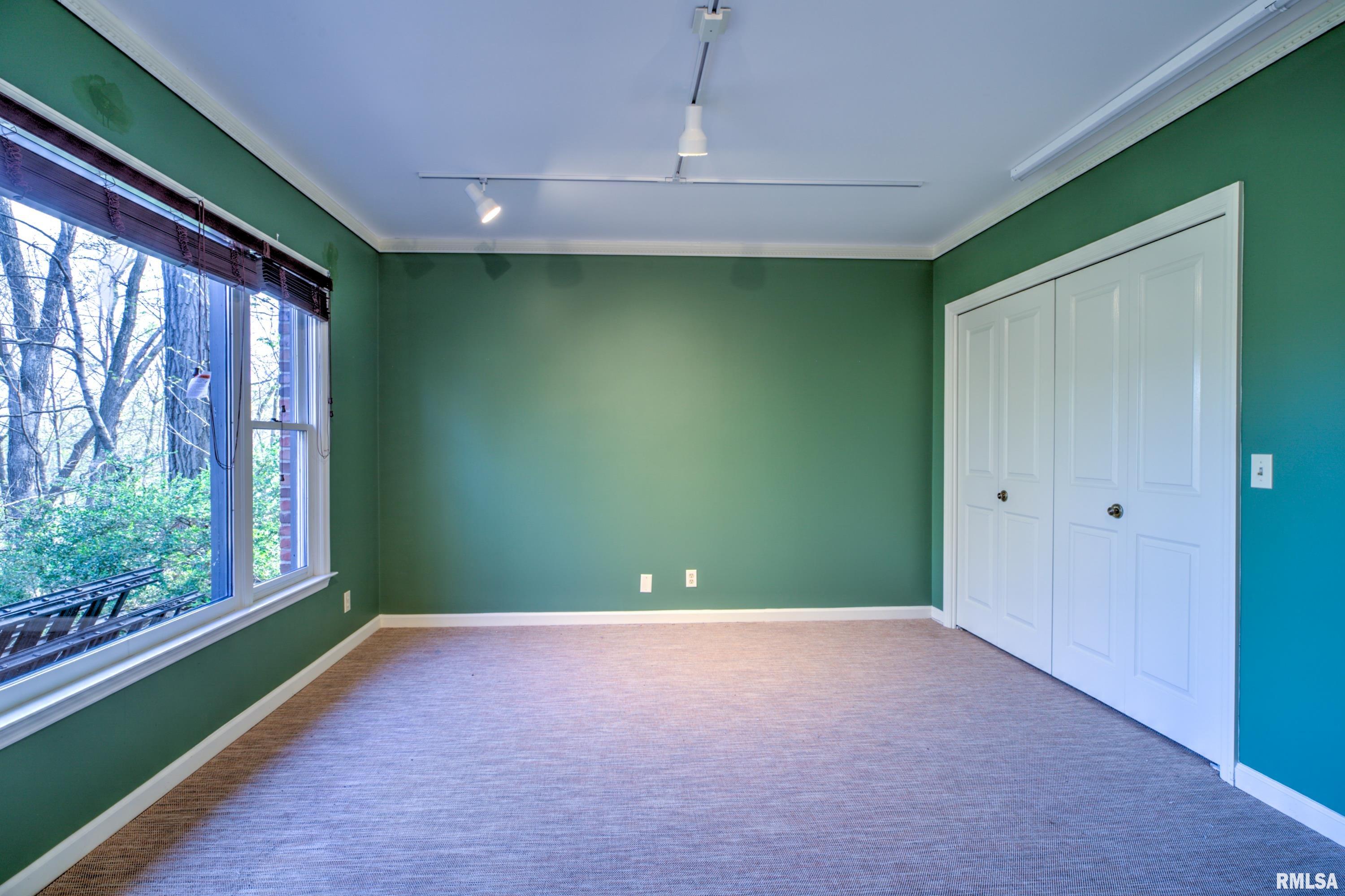 309 West Ravinwoods Road Peoria, IL 61615 - Photo 36 of 52