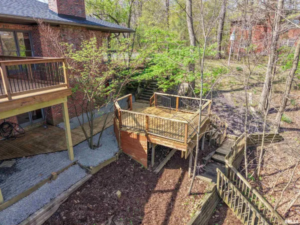 $525,000 | 309 West Ravinwoods Road, Peoria, IL 61615