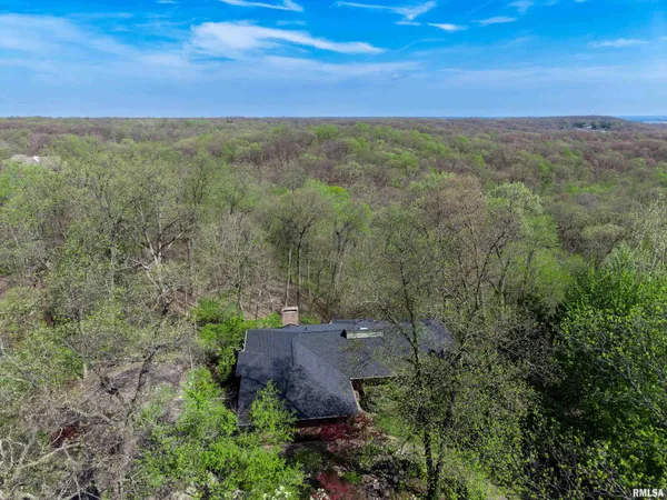 $525,000 | 309 West Ravinwoods Road, Peoria, IL 61615