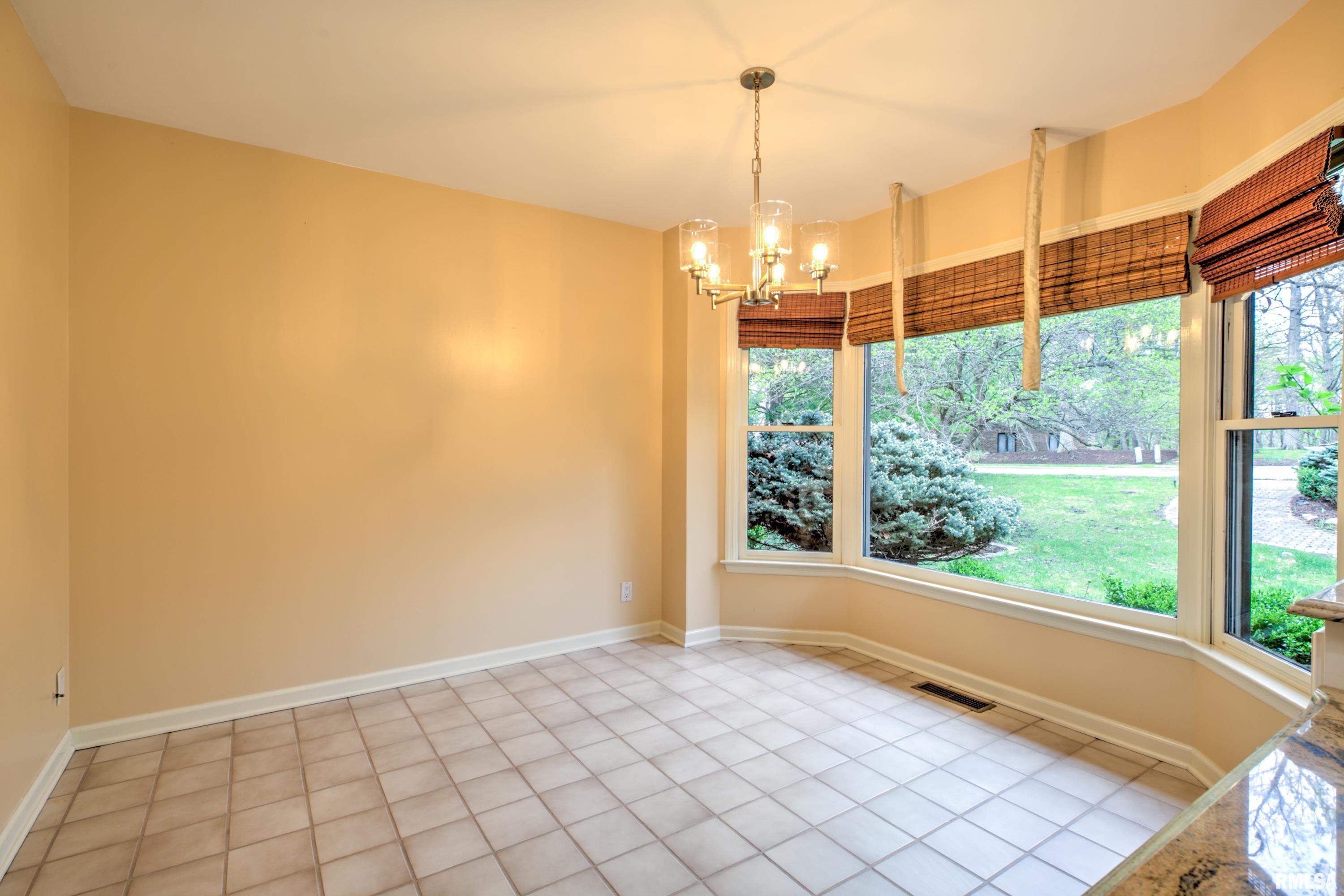 309 West Ravinwoods Road Peoria, IL 61615 - Photo 8 of 52