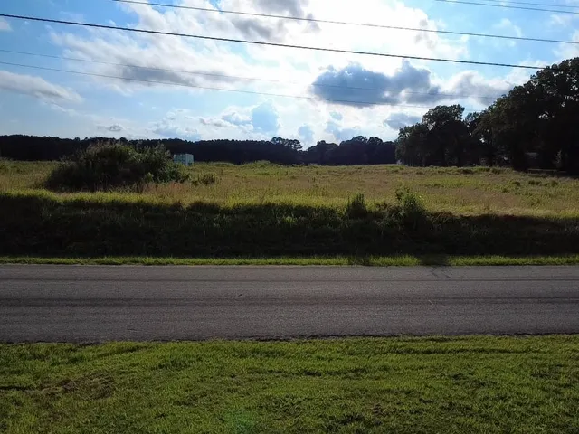 $58,000 | Hill Avenue, Henderson, TN 38340