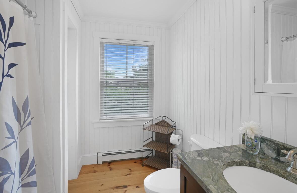 395 West Tisbury Road Edgartown, MA 02539 - Photo 16 of 23 2nd Floor Full Bath