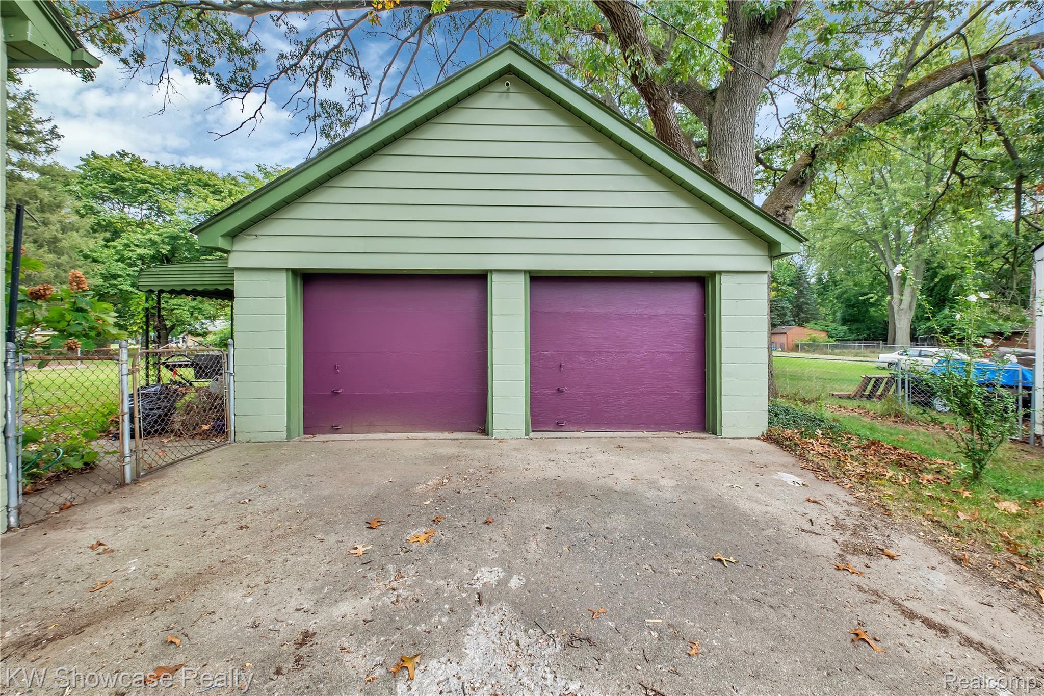 21630 Berg Road Southfield, MI 48033 - Photo 2 of 31 2 CAR DETACHED GARAGE
