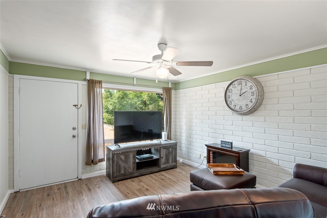 604 North Laventure Road Mount Vernon, WA 98273 - Photo 3 of 25 Gallery Image 3