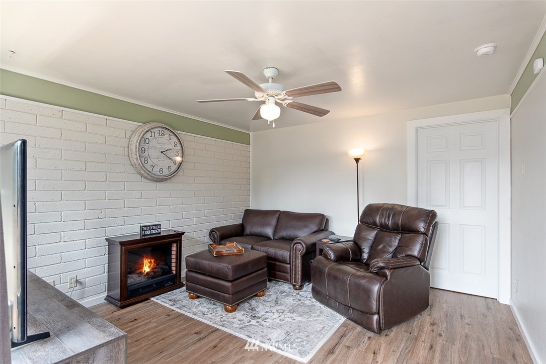 604 North Laventure Road Mount Vernon, WA 98273 - Photo 4 of 25 Gallery Image 4