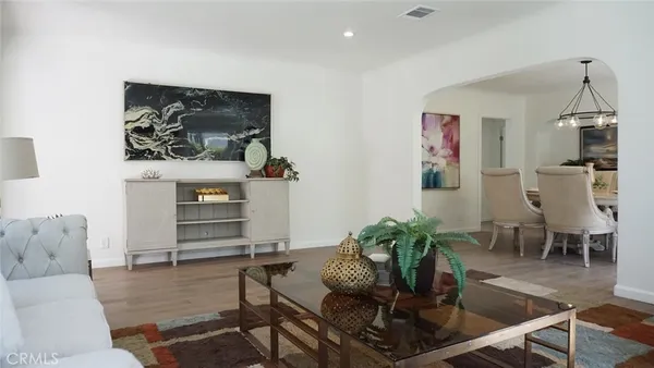 $1,950,000 | 422 South Sycamore Avenue, Los Angeles, CA 90036
