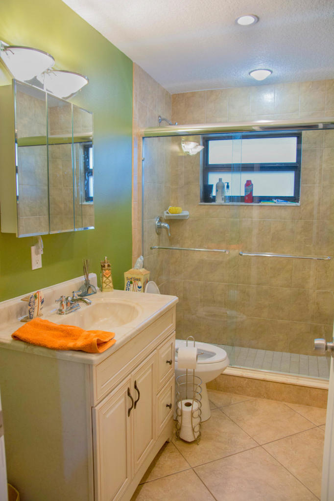 9110 Fountain Road Lake Worth, FL 33467 - Photo 9 of 11 20181108185252879789000000-o