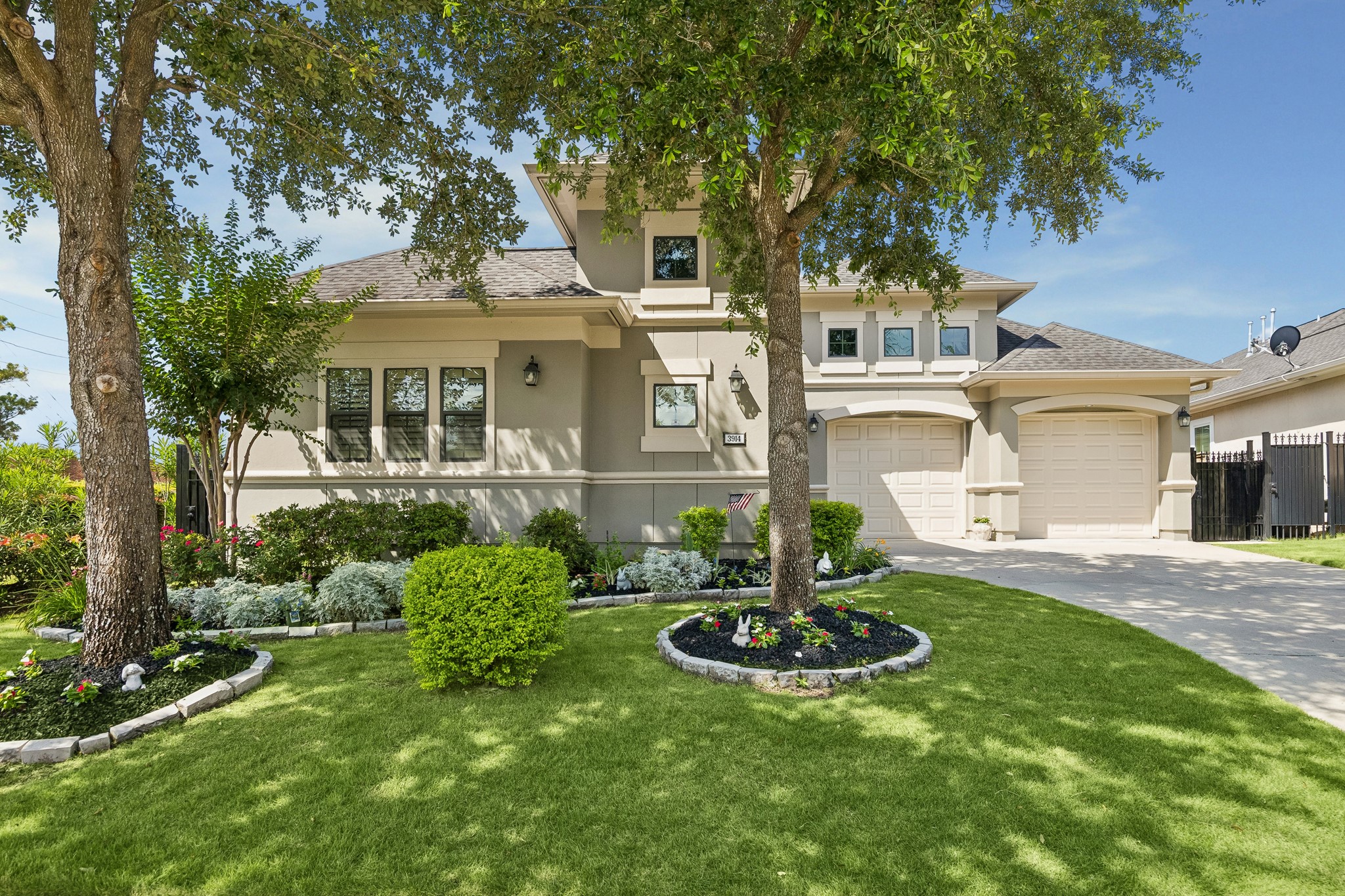 3914 Louvre Lane Houston, TX 77082 - Photo 1 of 31 a front view of a house with a yard