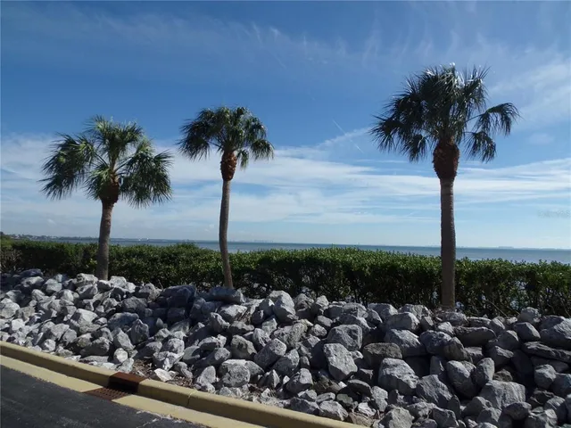 $750,000 | 4555 Bay Club Drive, Unit 22, Bradenton, FL 34210