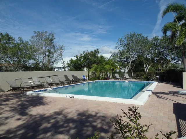 $750,000 | 4555 Bay Club Drive, Unit 22, Bradenton, FL 34210