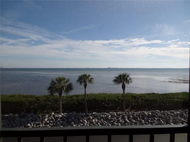 $750,000 | 4555 Bay Club Drive, Unit 22, Bradenton, FL 34210