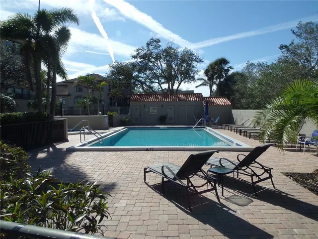 $750,000 | 4555 Bay Club Drive, Unit 22, Bradenton, FL 34210