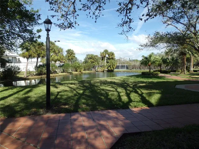 $750,000 | 4555 Bay Club Drive, Unit 22, Bradenton, FL 34210