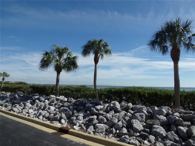 $750,000 | 4555 Bay Club Drive, Unit 22, Bradenton, FL 34210