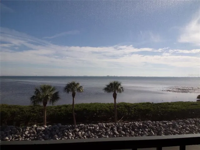 $750,000 | 4555 Bay Club Drive, Unit 22, Bradenton, FL 34210