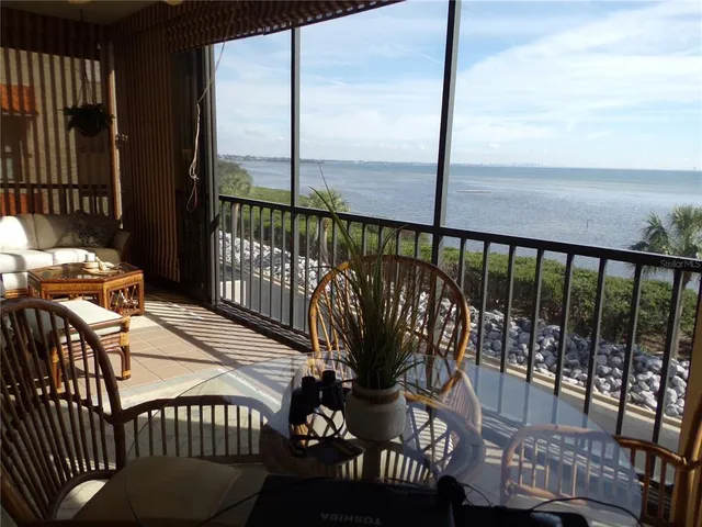 $750,000 | 4555 Bay Club Drive, Unit 22, Bradenton, FL 34210