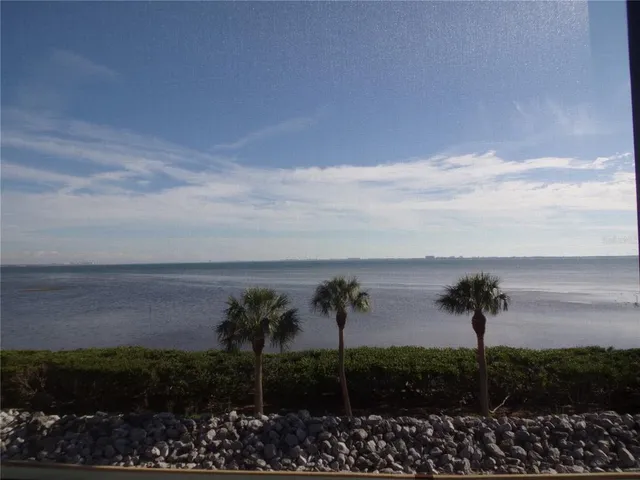 $750,000 | 4555 Bay Club Drive, Unit 22, Bradenton, FL 34210