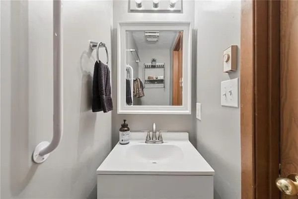 $183,900 | 1223 Veech Lane, Hidden Valley, PA 15502