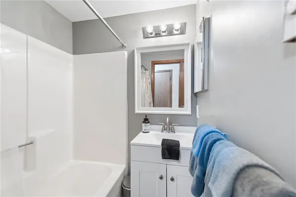 $183,900 | 1223 Veech Lane, Hidden Valley, PA 15502