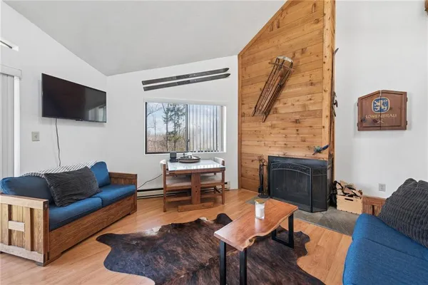 $183,900 | 1223 Veech Lane, Hidden Valley, PA 15502