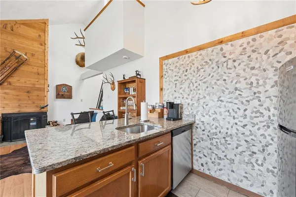 $183,900 | 1223 Veech Lane, Hidden Valley, PA 15502