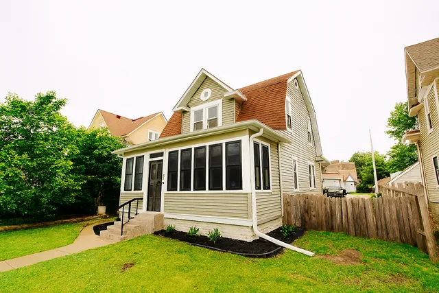 $359,999 | 3445 4th Avenue South, Minneapolis, MN 55408