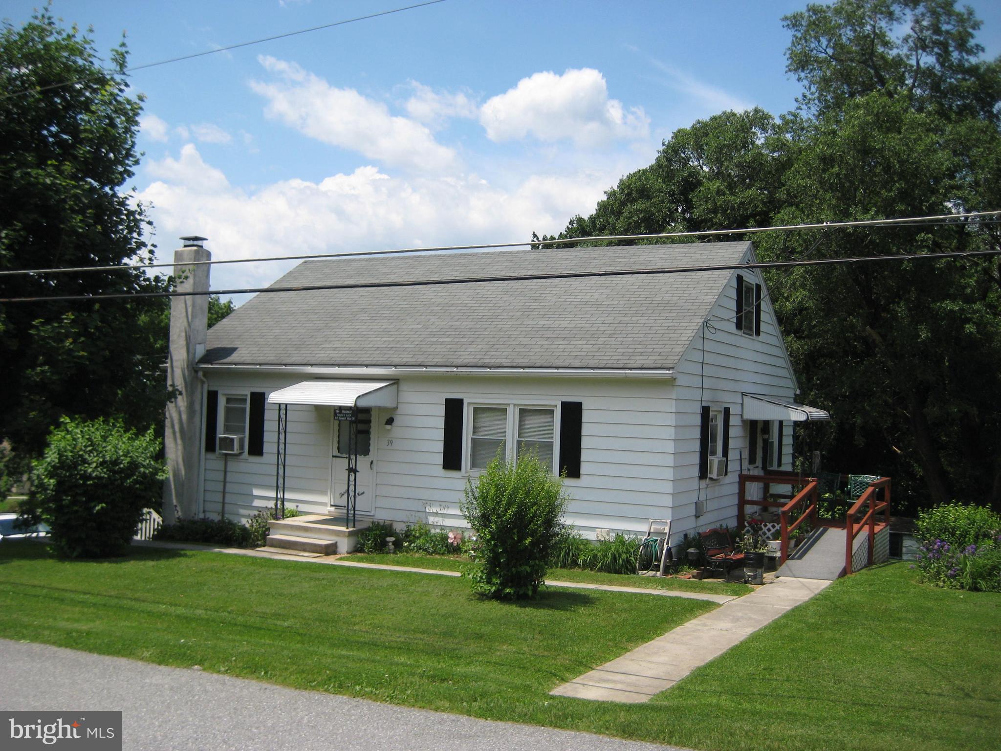 39 West Sunset View Street Spring Grove, PA 17362 - Photo 1 of 28