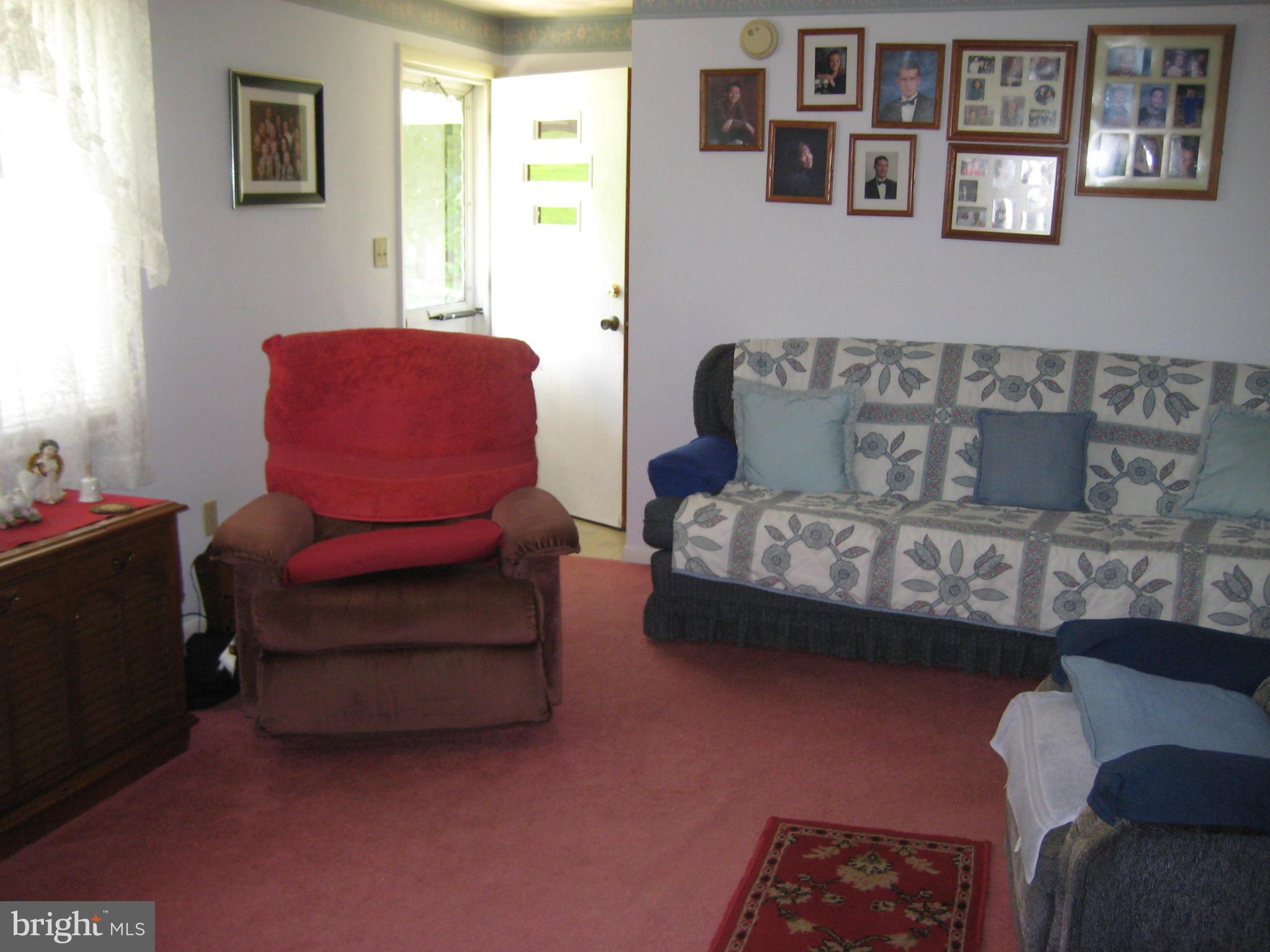 39 West Sunset View Street Spring Grove, PA 17362 - Photo 2 of 28 Living room