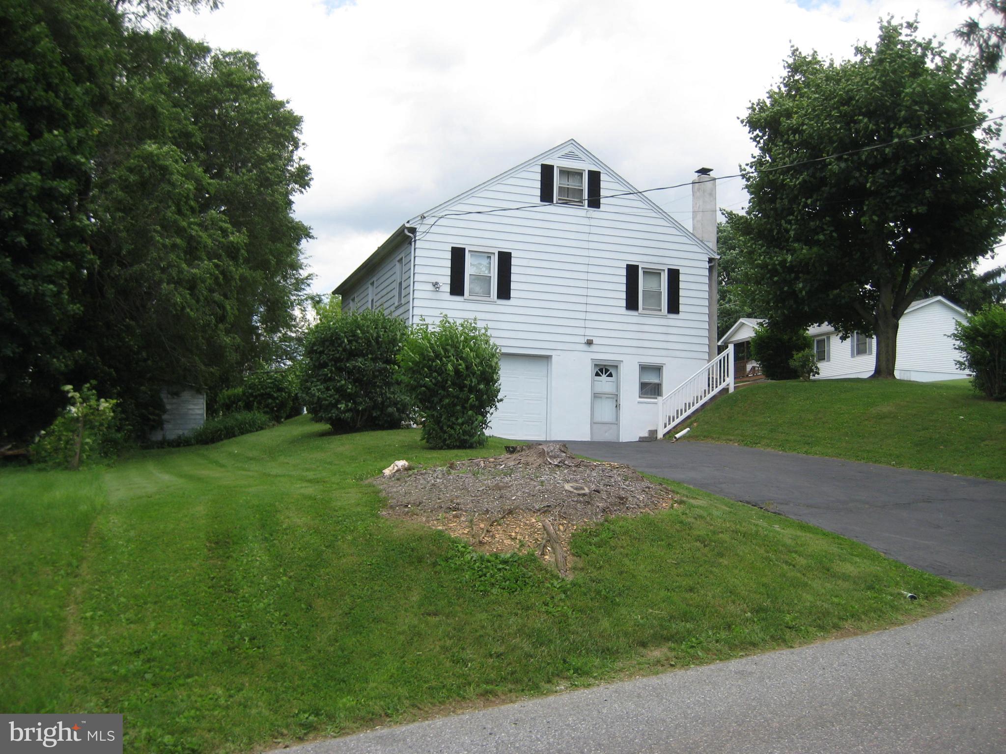 39 West Sunset View Street Spring Grove, PA 17362 - Photo 25 of 28 Garage on the other side of basement family rm