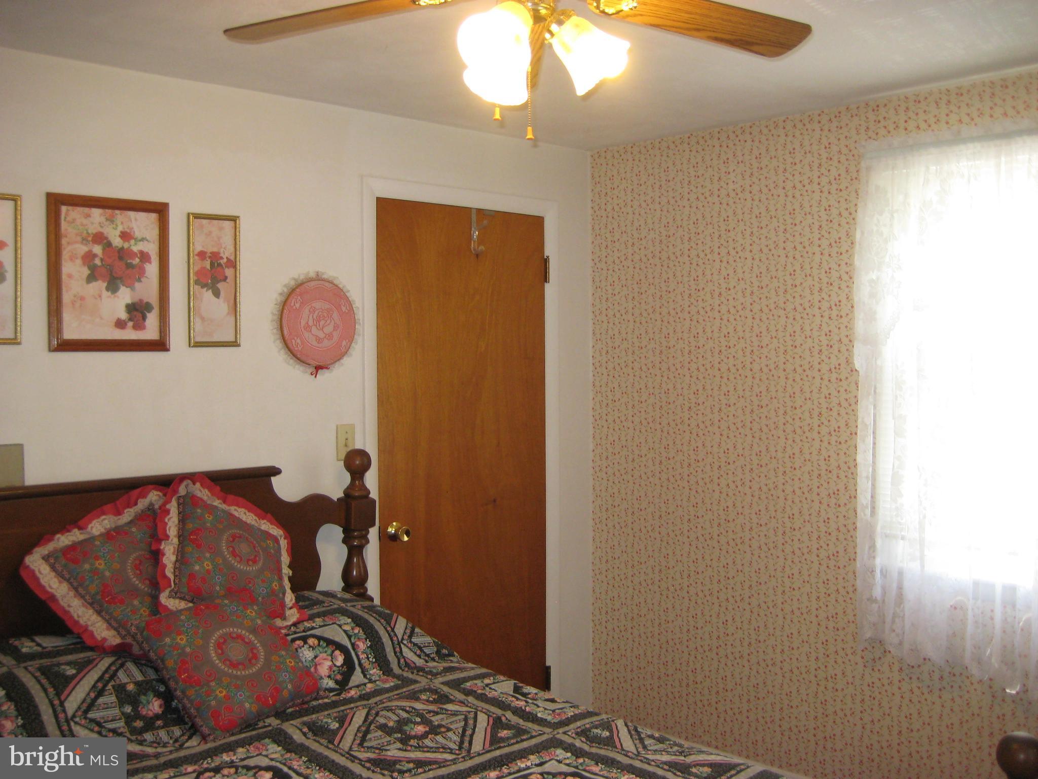39 West Sunset View Street Spring Grove, PA 17362 - Photo 8 of 28