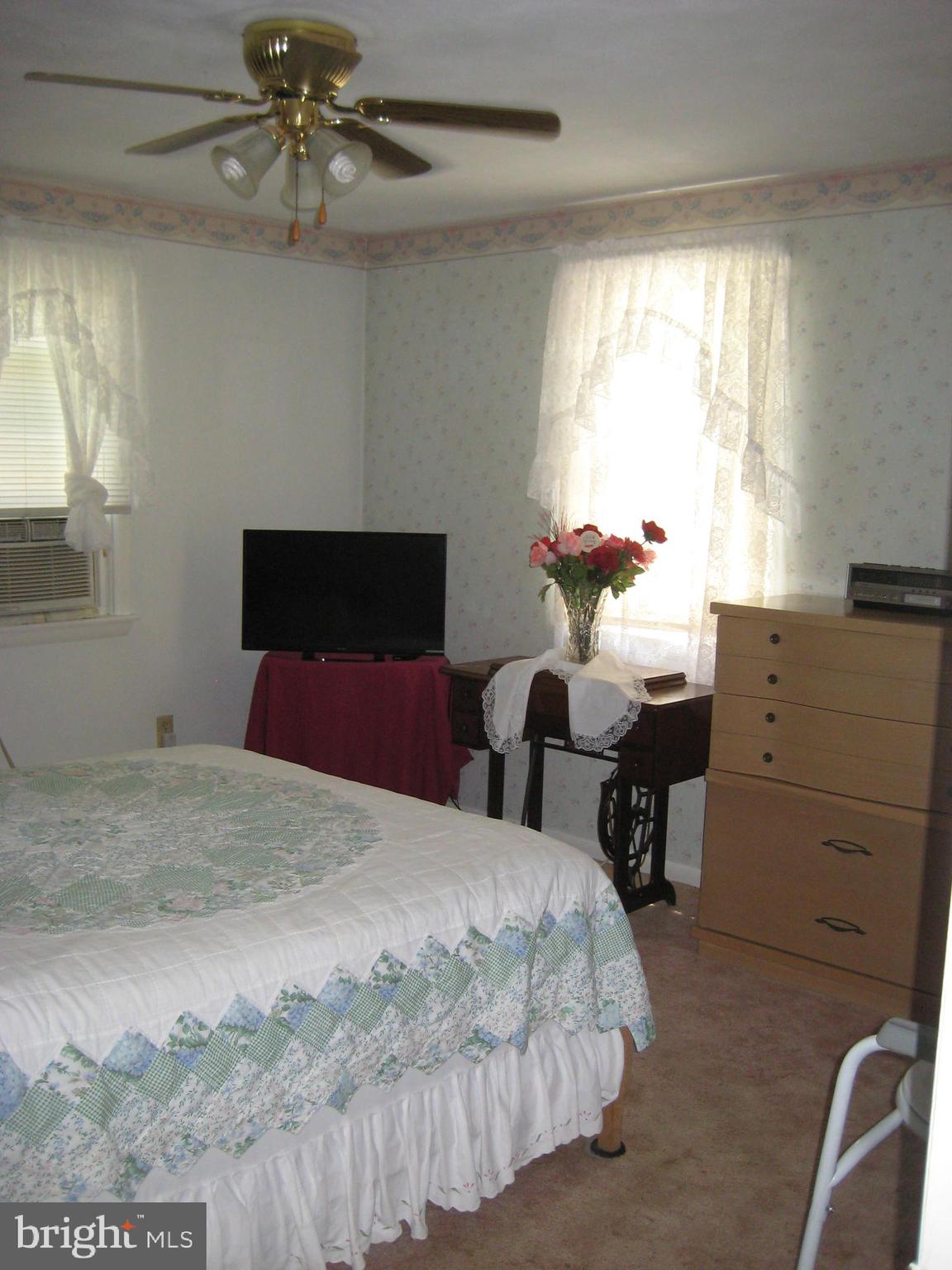 39 West Sunset View Street Spring Grove, PA 17362 - Photo 10 of 28