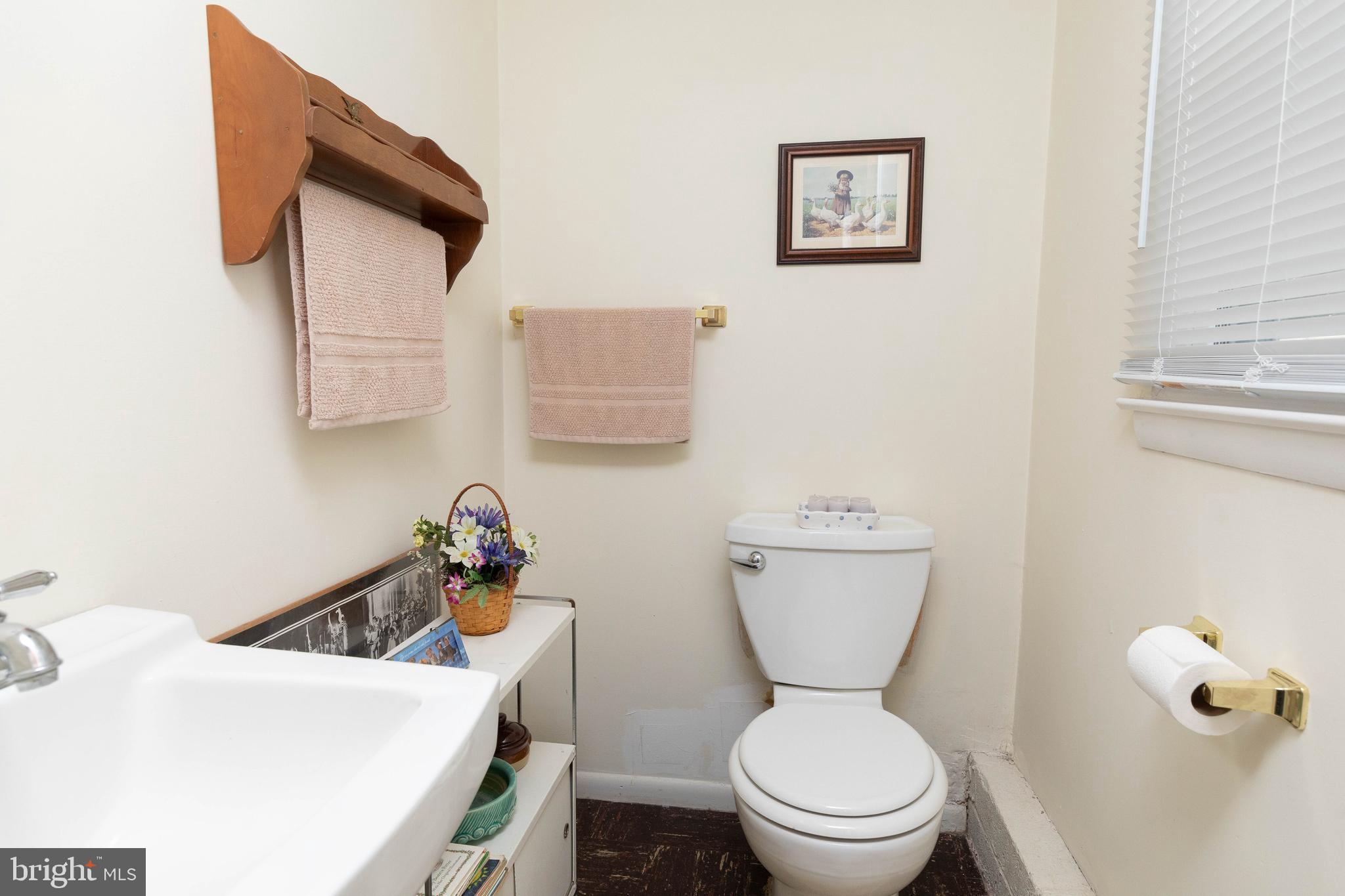 1013 Marian Road Warminster, PA 18974 - Photo 23 of 28 Powder Room