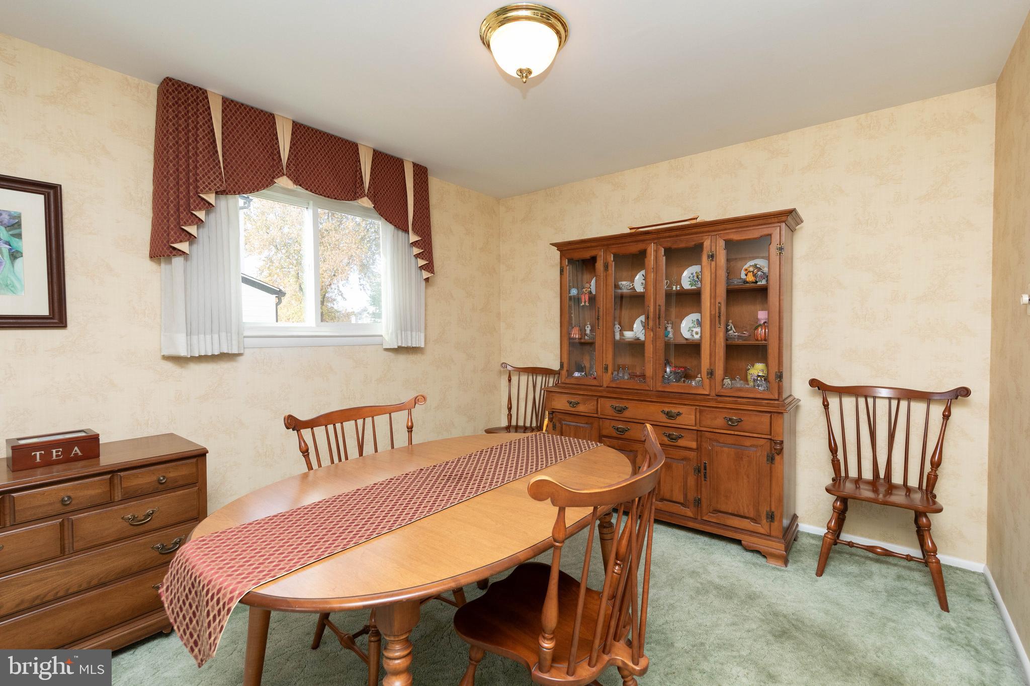1013 Marian Road Warminster, PA 18974 - Photo 8 of 28 Dining Room