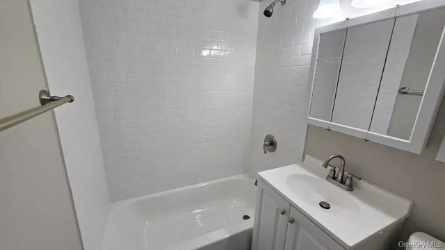 $385,500 | 144-17 Grand Central Parkway, Unit 67GA | Kew Gardens Hills