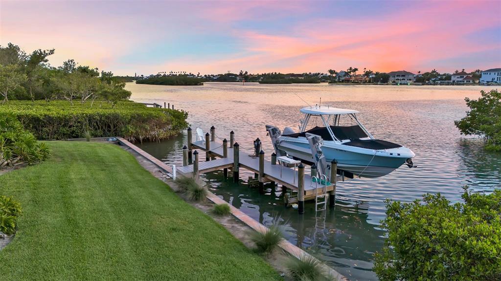 612 Laurel Road West Nokomis, FL 34275 - Photo 14 of 88