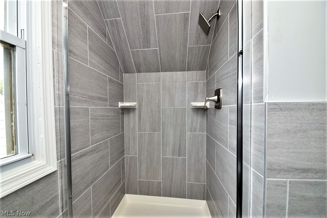 4186 Verona Road Cleveland, OH 44121 - Photo 20 of 35 Gallery Image 20