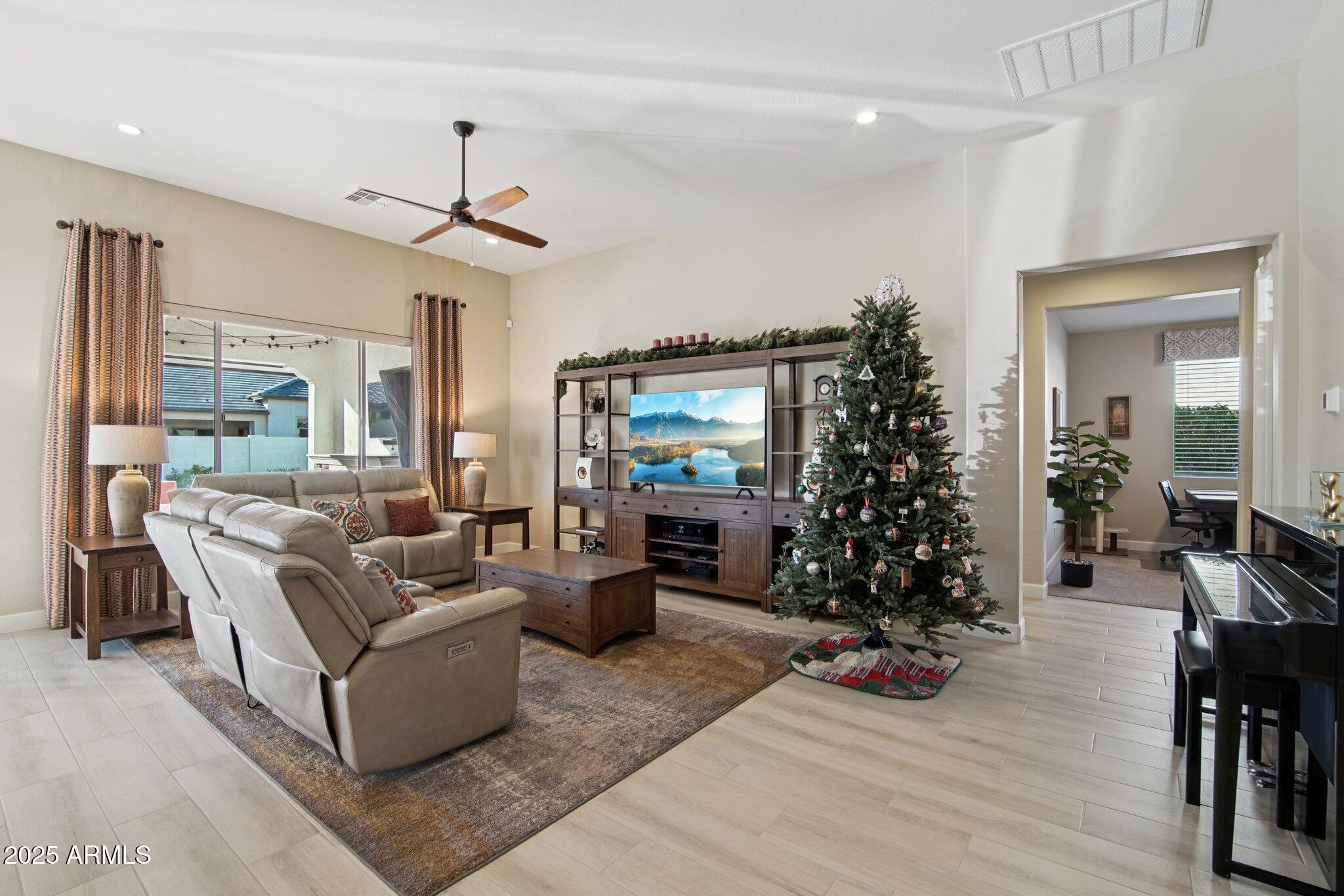 16813 West Berkeley Road Goodyear, AZ 85395 - Photo 4 of 38 6-web-or-mls-W Berkeley Rd-S1712-006