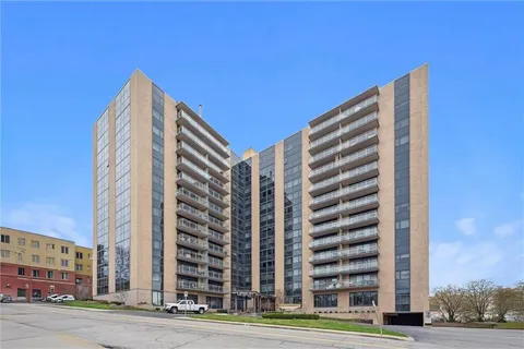 $750,000 | 4545 Wornall Road, Unit 1210, Kansas City, MO 64111