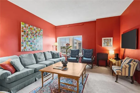 $750,000 | 4545 Wornall Road, Unit 1210, Kansas City, MO 64111