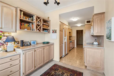 $750,000 | 4545 Wornall Road, Unit 1210, Kansas City, MO 64111