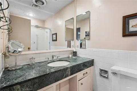 $750,000 | 4545 Wornall Road, Unit 1210, Kansas City, MO 64111