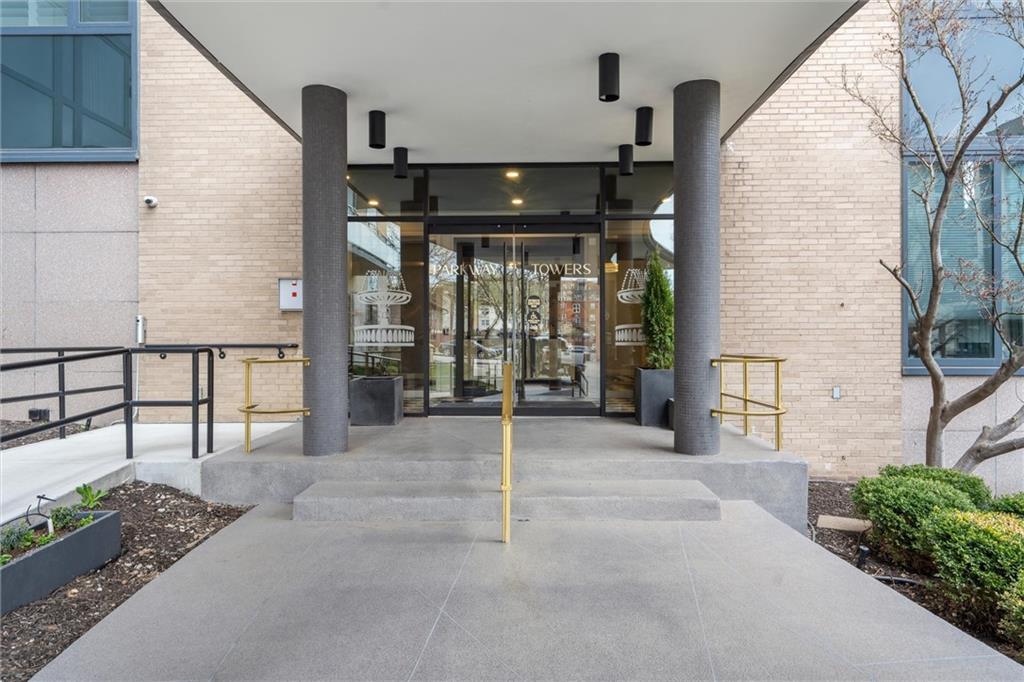 4545 Wornall Road, Unit 1210 Kansas City, MO 64111 - Photo 3 of 50