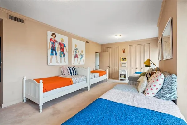 $750,000 | 4545 Wornall Road, Unit 1210, Kansas City, MO 64111