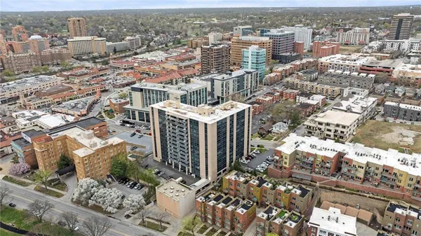 $750,000 | 4545 Wornall Road, Unit 1210, Kansas City, MO 64111