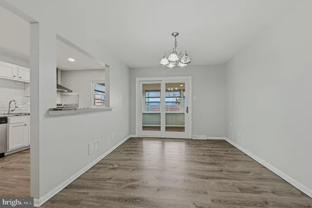 a view of livingroom with hardwood