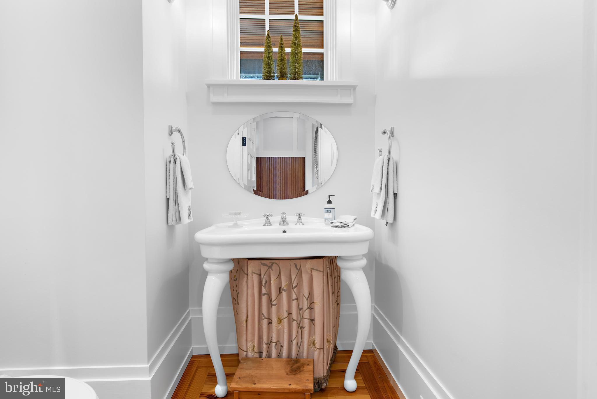 25932 Goose Neck Road Royal Oak, MD 21662 - Photo 28 of 79 First floor Powder Room